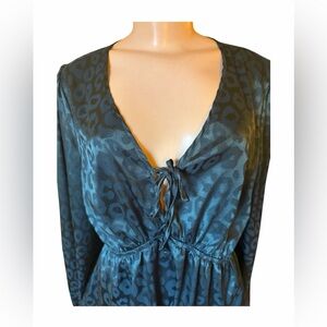 Hunting wives style Teal Leopard Print blouse bishop sleeve satin top sz L